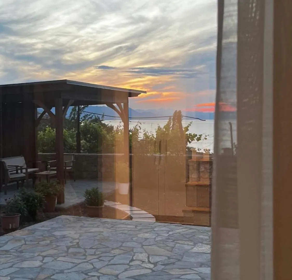 Guest house Aloha House Hotel Shkoder