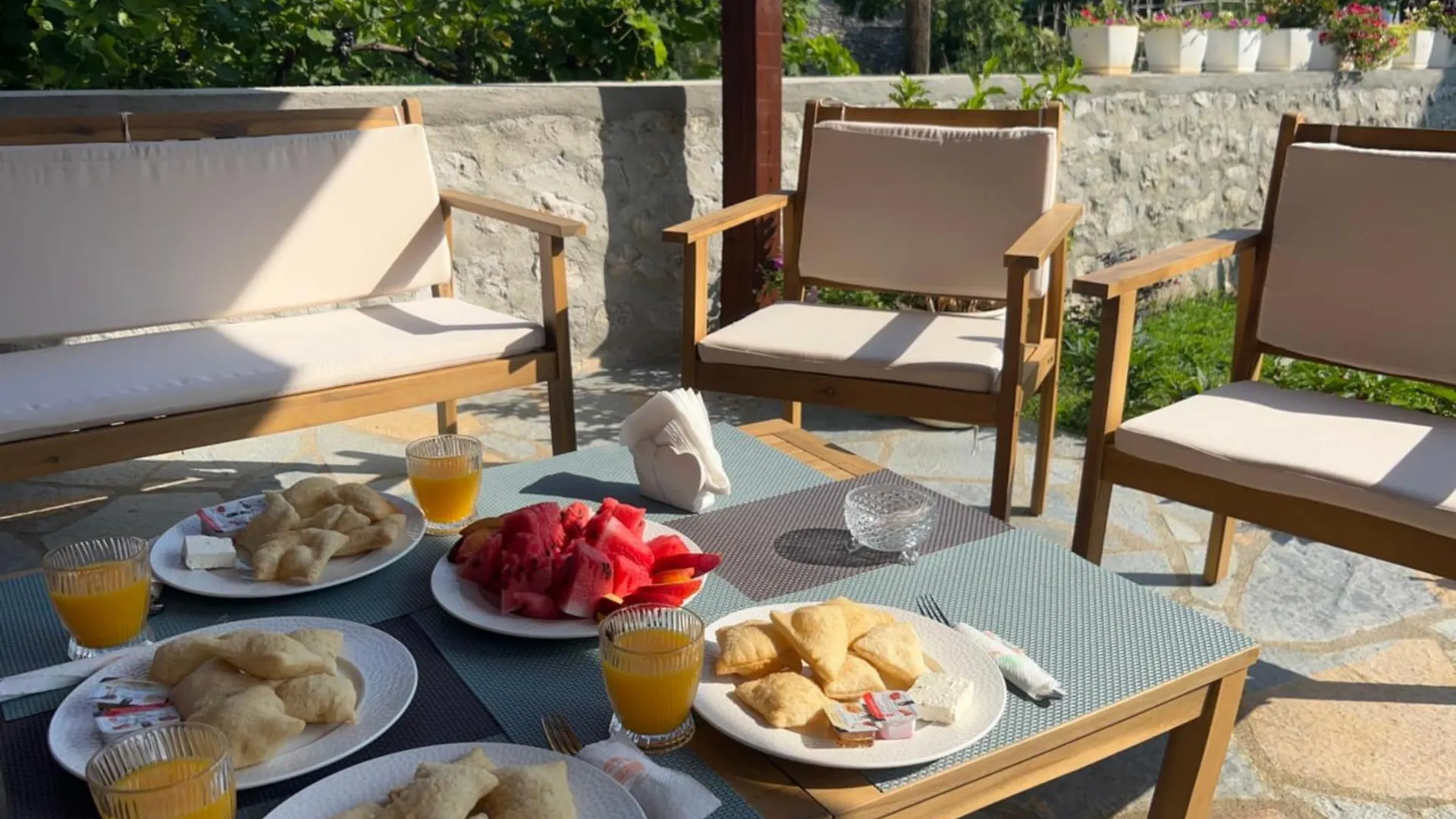 Aloha House Hotel Shkoder 0*,  Albania
