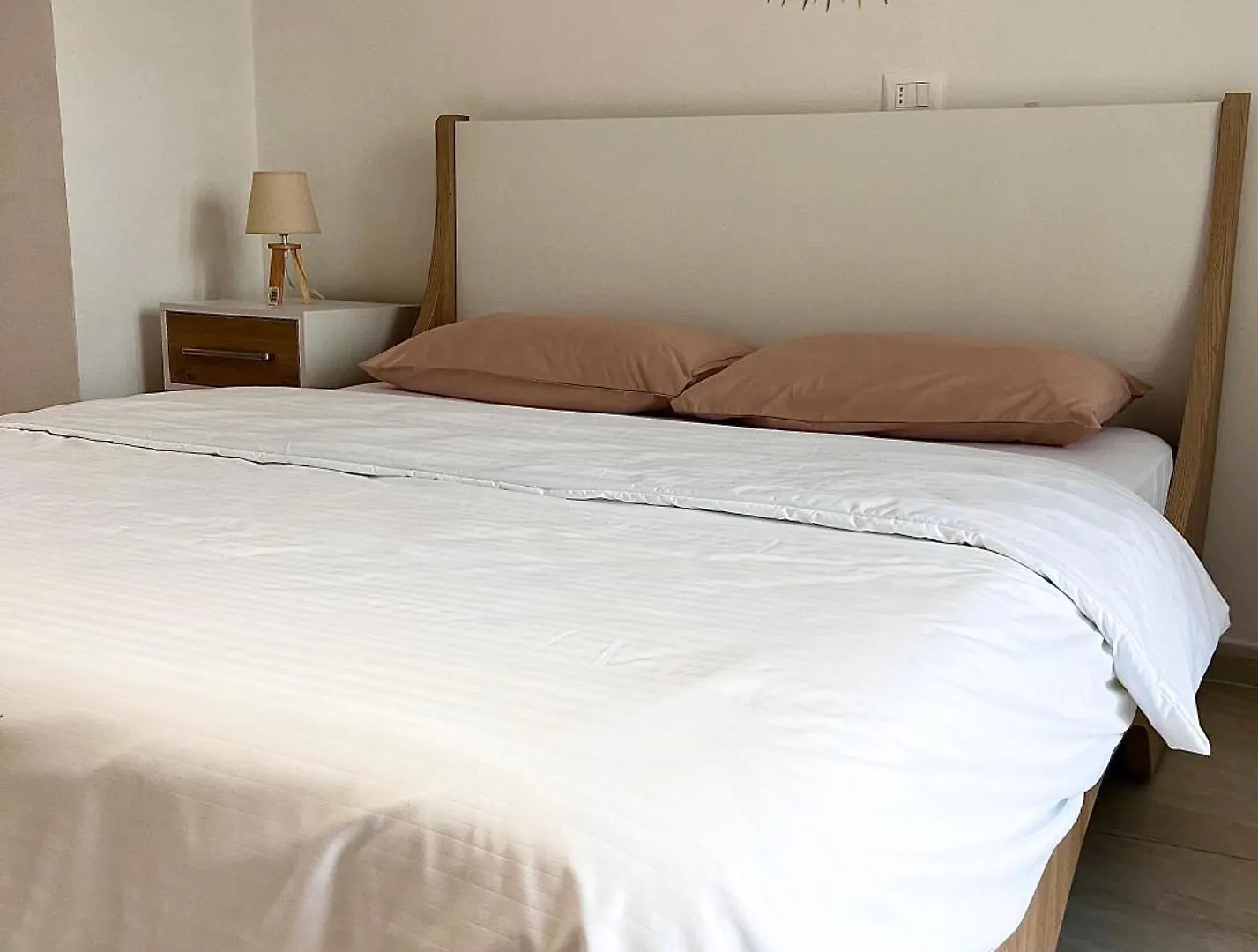Aloha House Hotel Shkoder